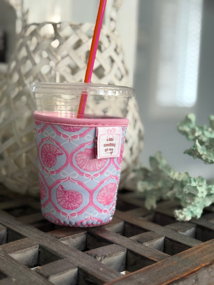 Pink Shells & Bows Coffee Sleeve – Small (16–18 oz) 🎀🐚